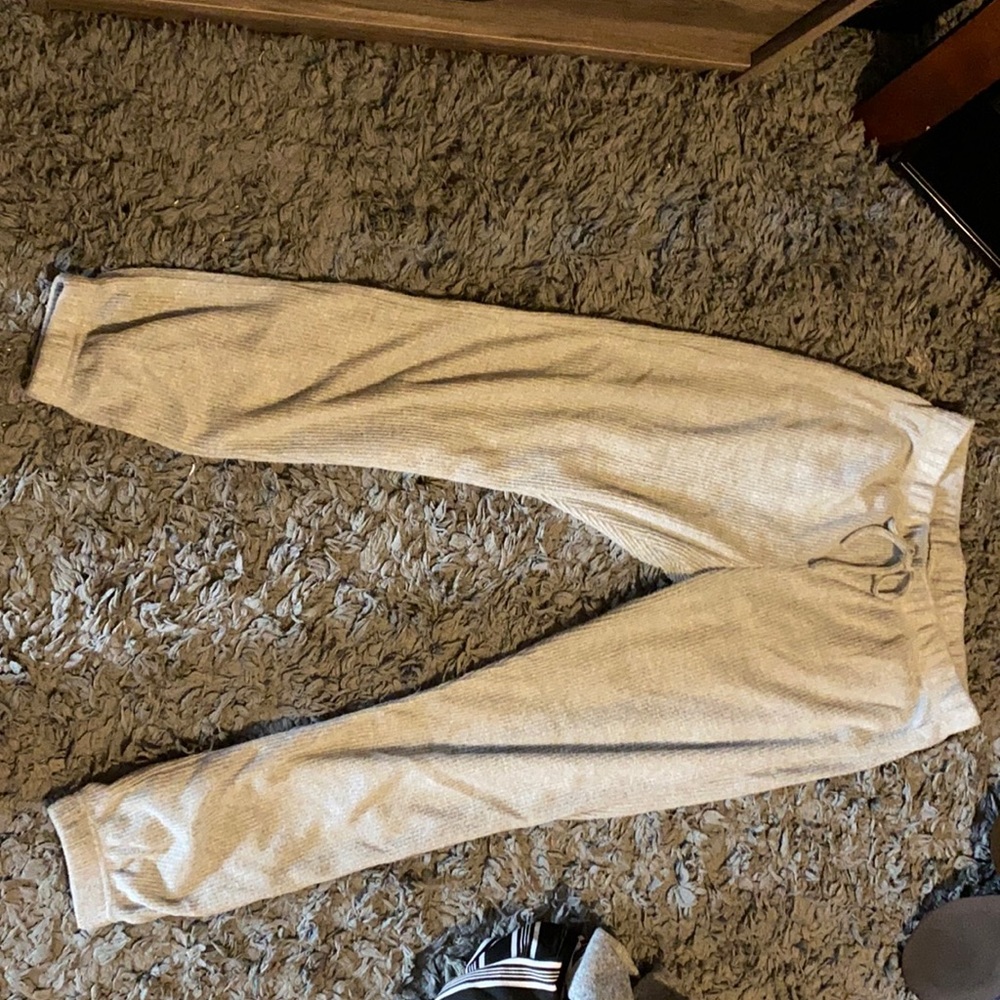 Comfy light material pants an crop top shirt